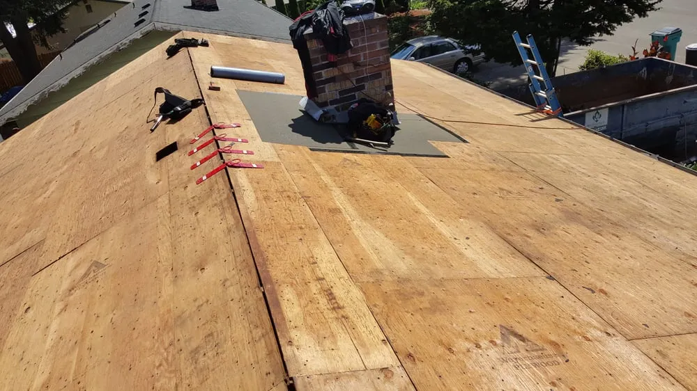 Slide of Reed's Roofing & Remodel