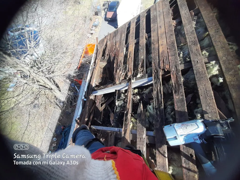 Slide of Reemplazo De Techo Reparacion