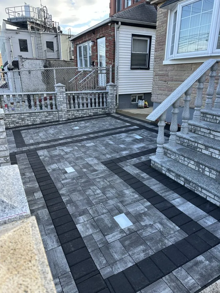 Slide of Reet & S Construction