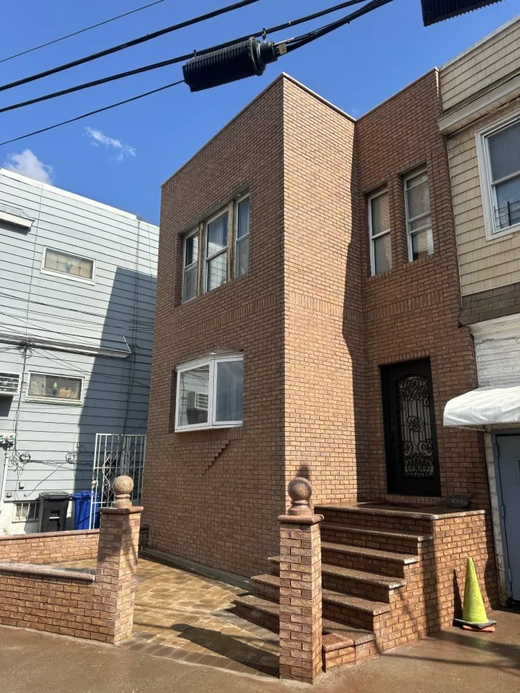 Slide of Reet & S Construction