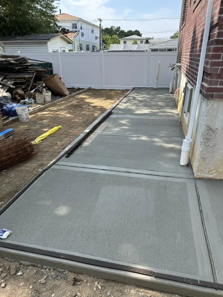 Slide of Reet & S Construction