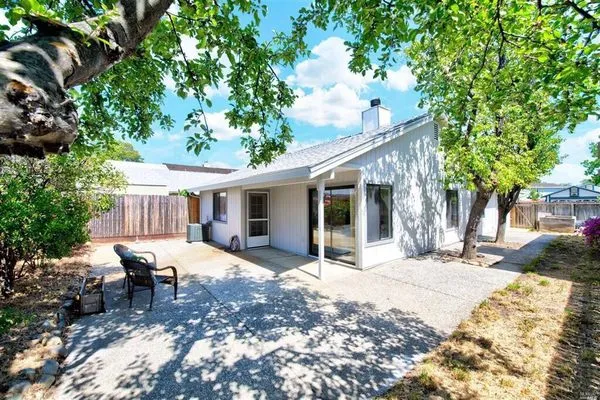 Regional Roofing Logo