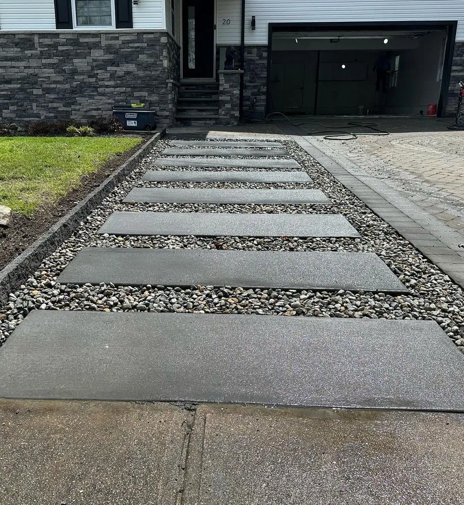 Slide of Reign & Co.