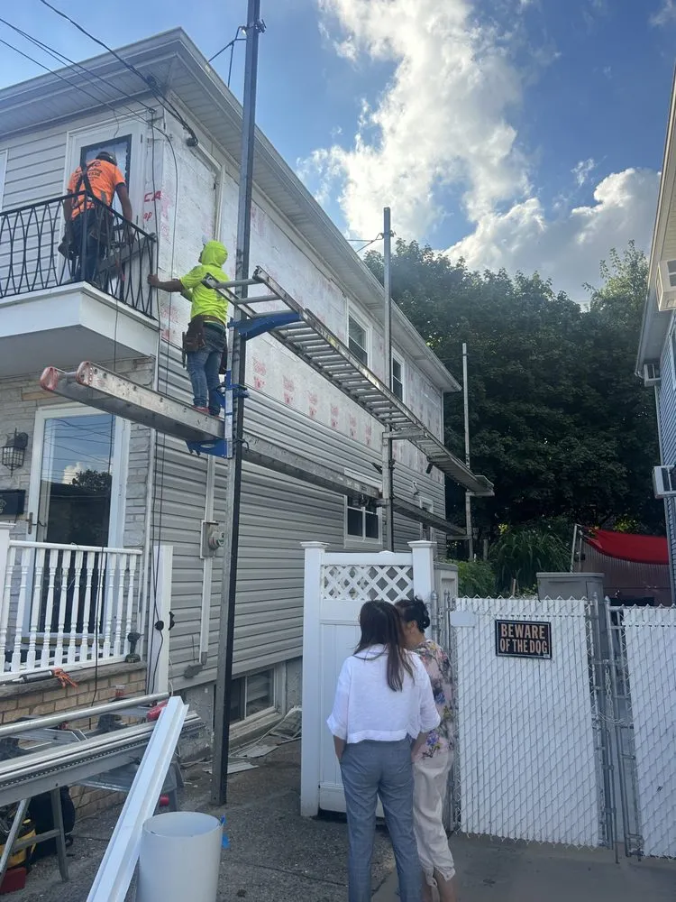 Slide of Reina Del Cisne General Construction