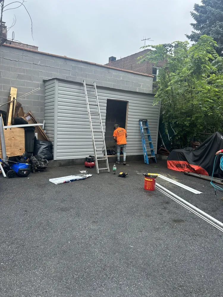 Slide of Reina Del Cisne General Construction