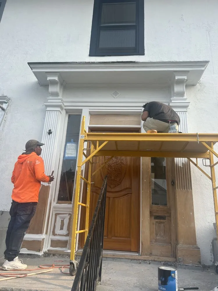 Slide of Reina Del Cisne General Construction