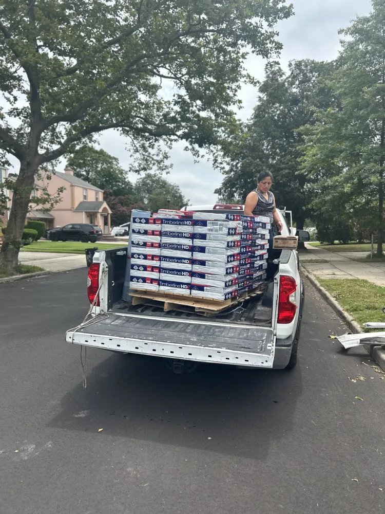 Slide of Reina Del Cisne General Construction