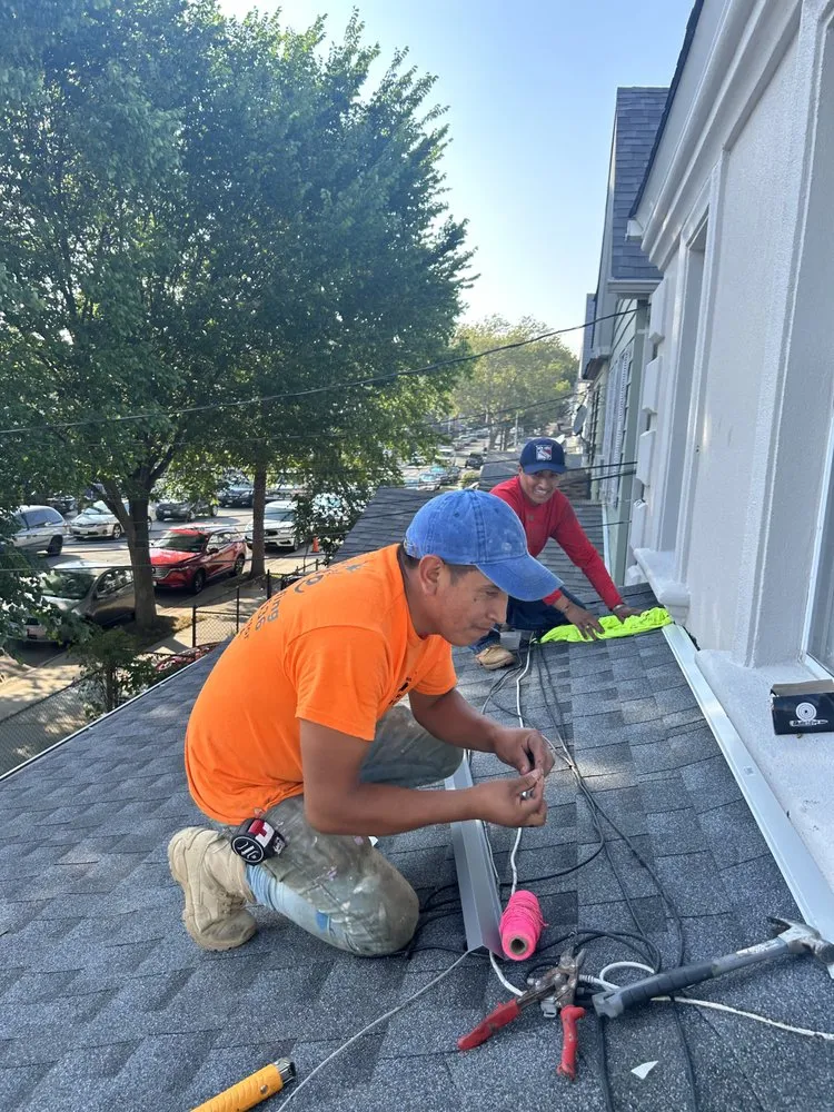 Slide of Reina Del Cisne General Construction