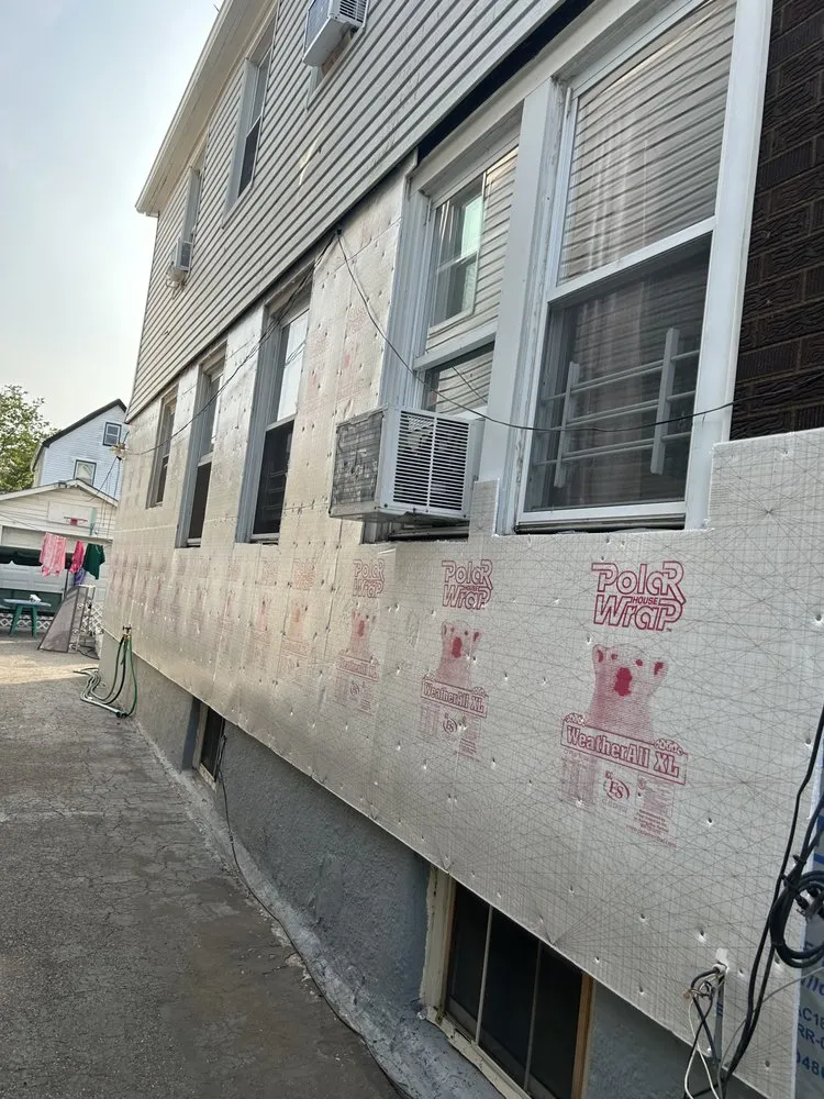 Slide of Reina Del Cisne General Construction