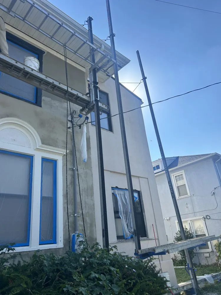 Slide of Reina Del Cisne General Construction