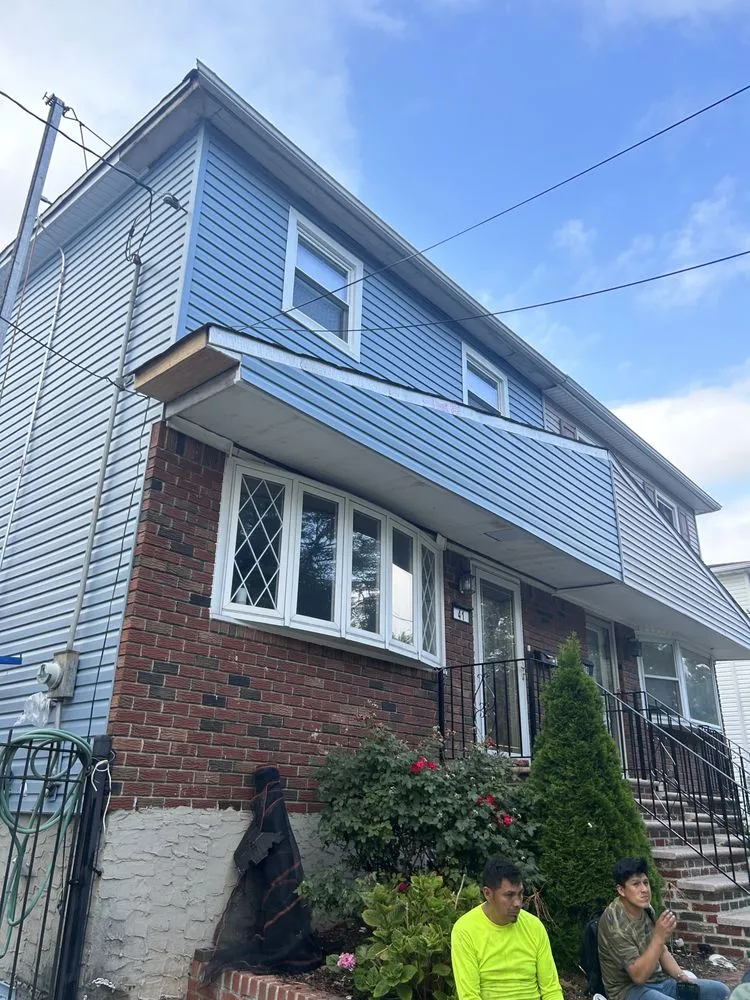 Slide of Reina Del Cisne General Construction