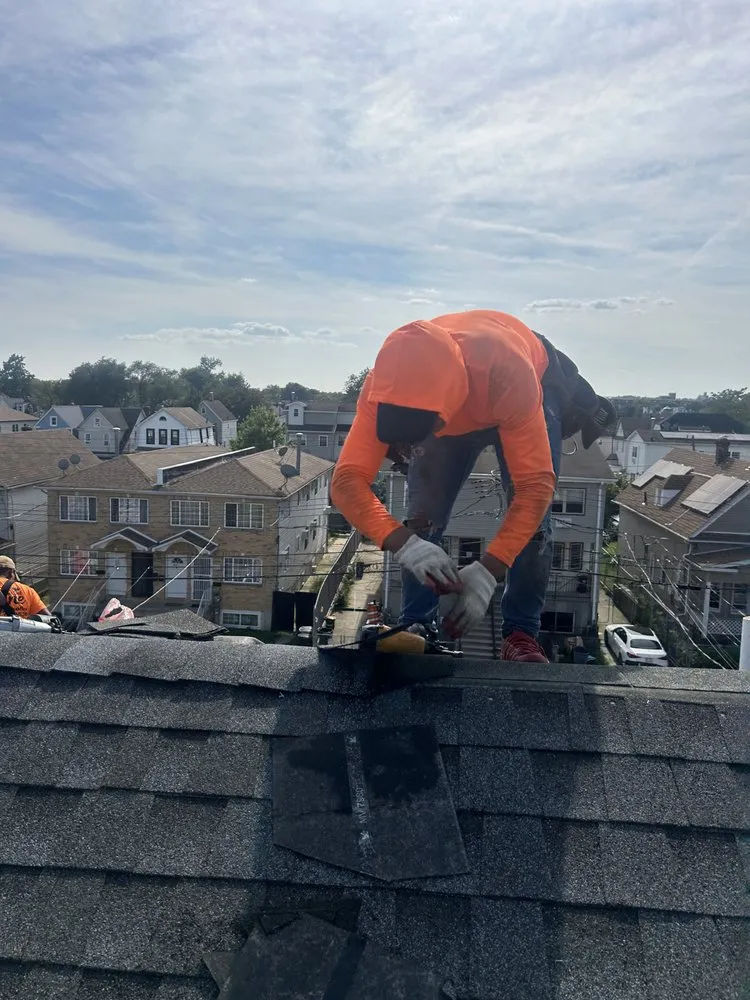 Slide of Reina Del Cisne General Construction