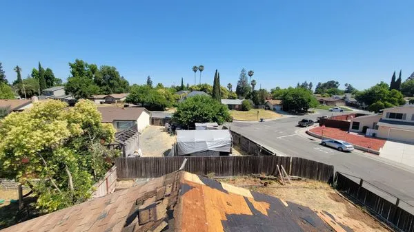 Reliable Roof Repair Logo