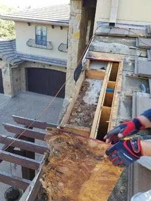 Reliable Roofing & Repairs Logo