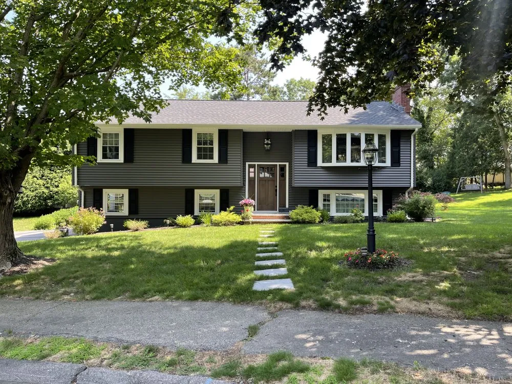 Slide of Reliable Roofing Siding and Windows