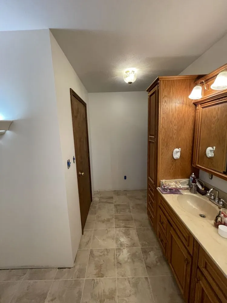 Slide of Remodeling And Painting Aritas