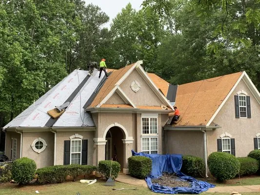 Remove & Replace Roofing Logo