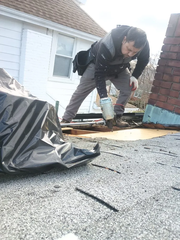 Professional residential roofing service with free inspection in Nuevo Brunswick, NJ by Renew Design and Construction