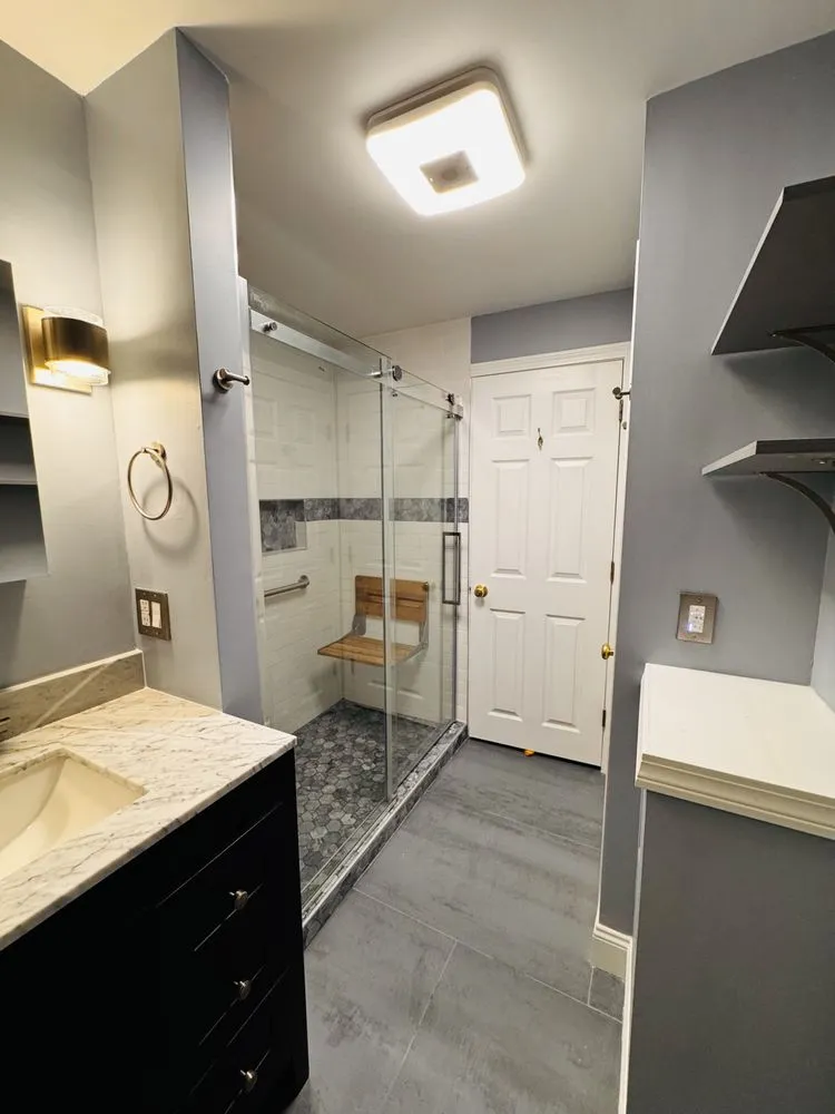 Slide of Renomax Contracting