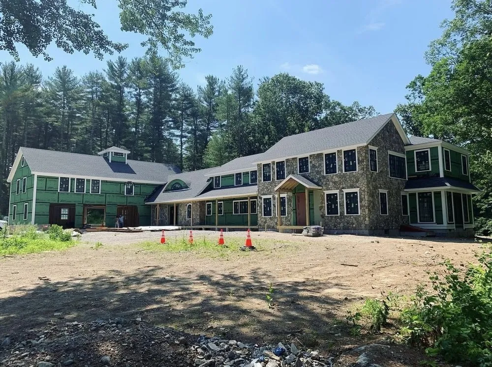 Slide of Renomax Contracting