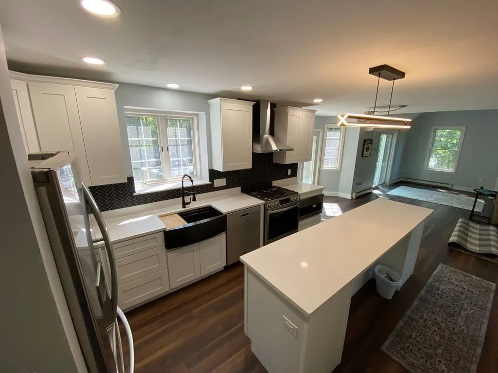 Slide of Renomax Contracting