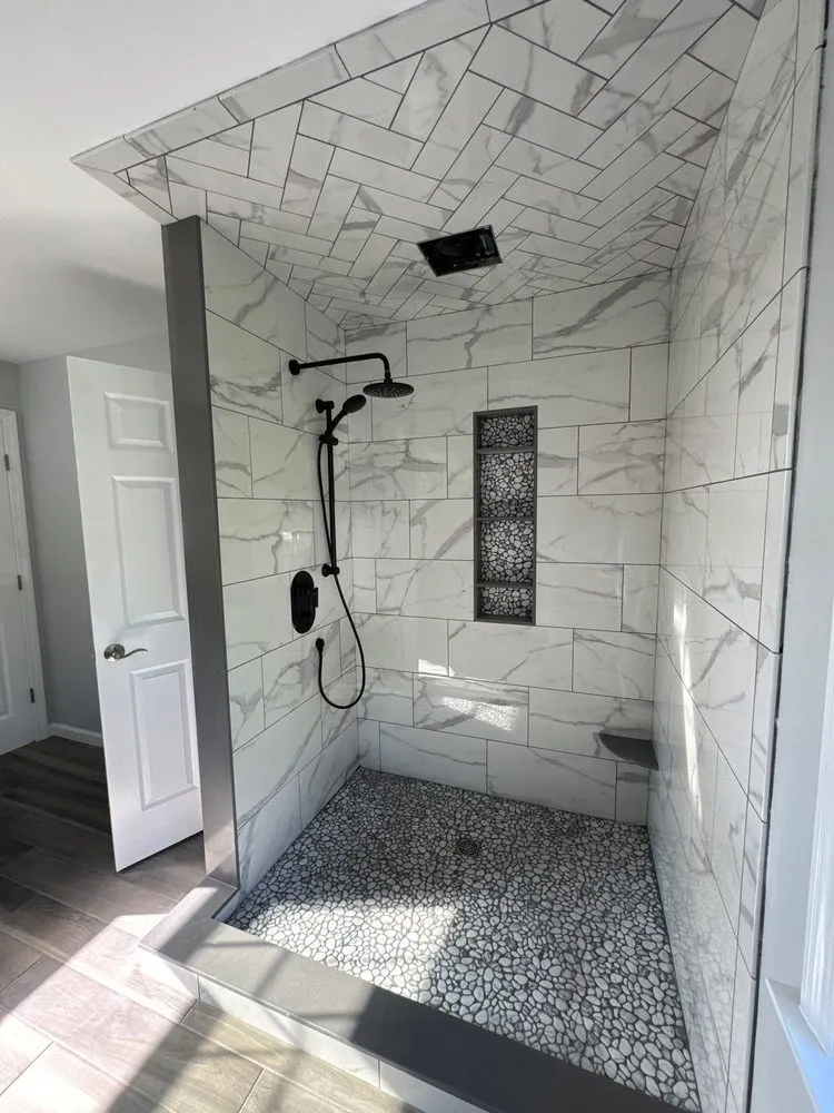 Slide of Renomax Contracting