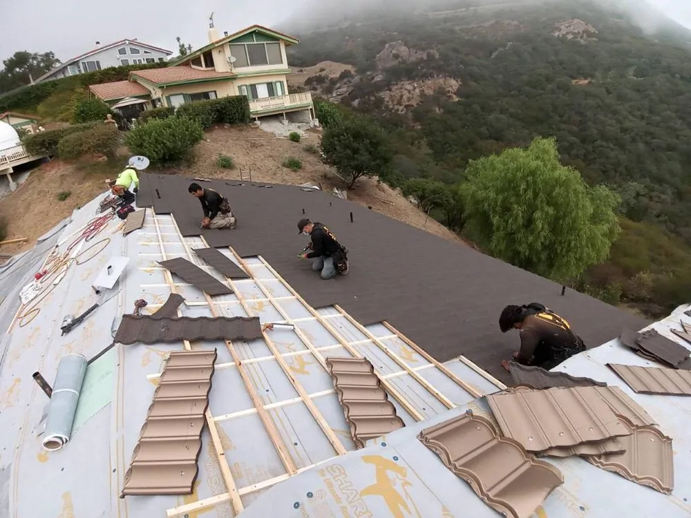 Emergency metal roofing installation experts serving Sylmar, CA - Reno's Roofing