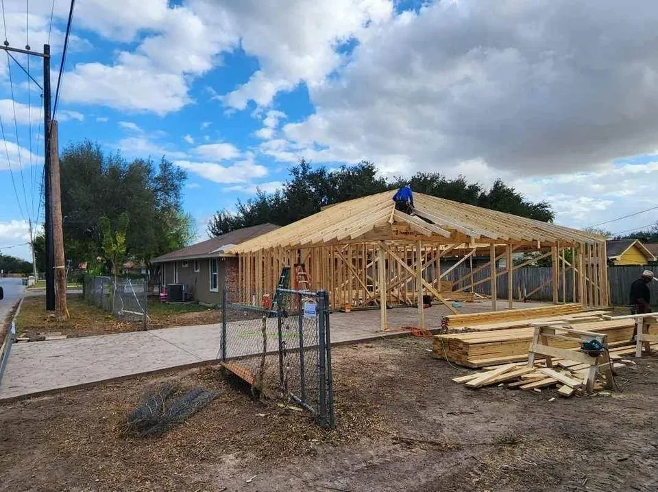 Slide of Renova Construction