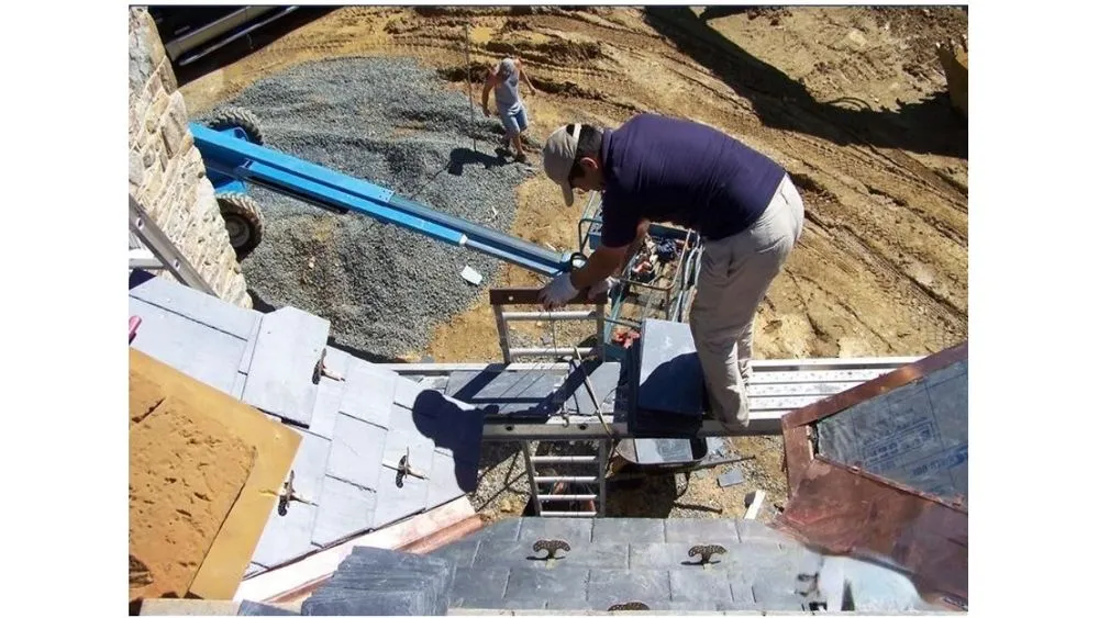 Licensed roof installation experts serving Reseda, CA - Renova Construction