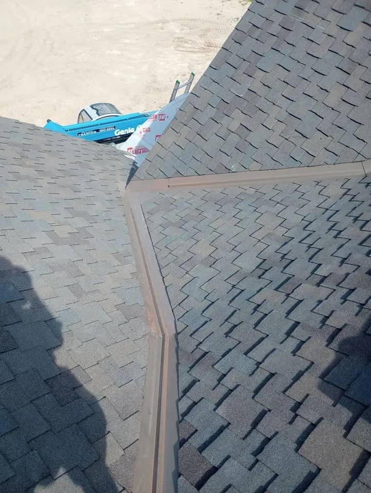 Licensed roof inspection in Reseda, CA - Renova Construction