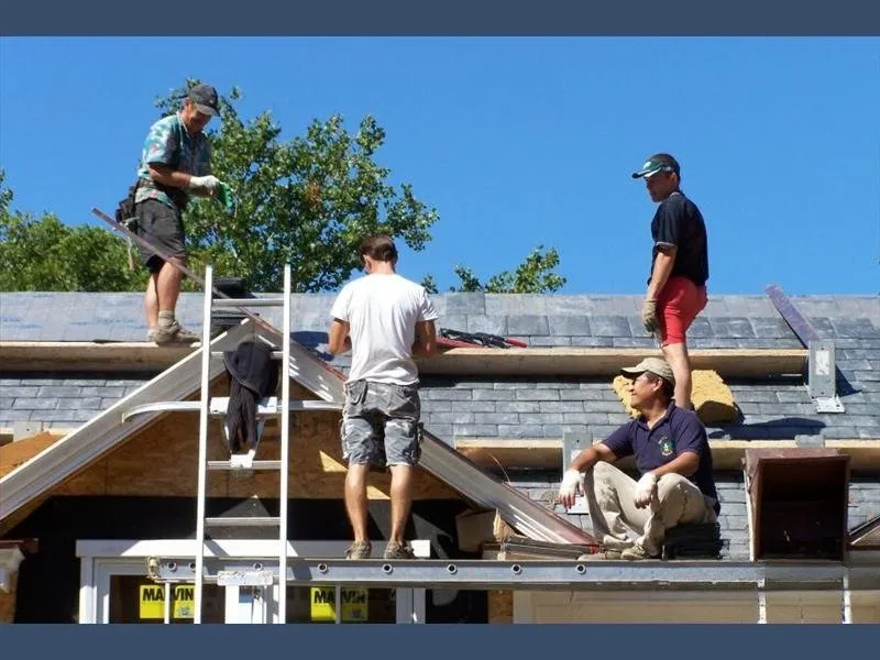 Licensed roof installation experts serving Reseda, CA - Renova Construction
