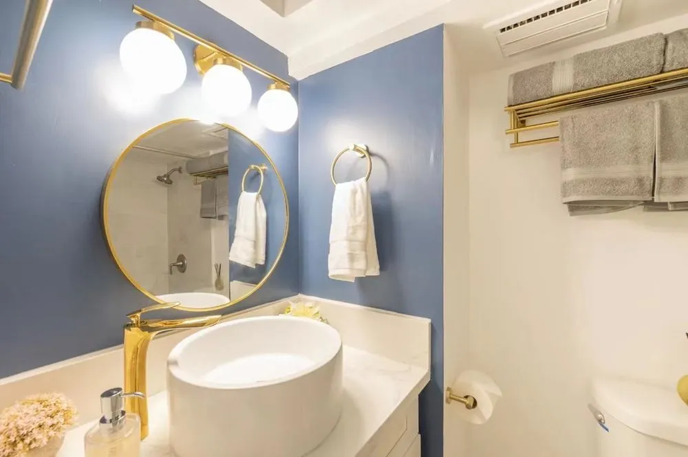 Slide of Renova Hawaii Home