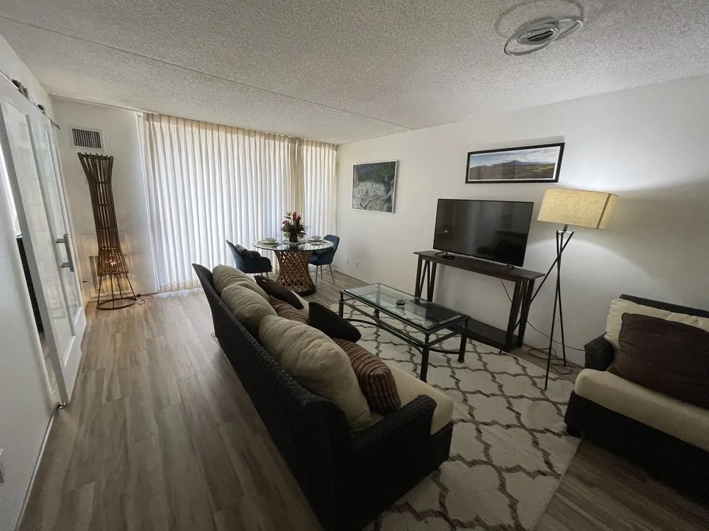 Slide of Renova Hawaii Home