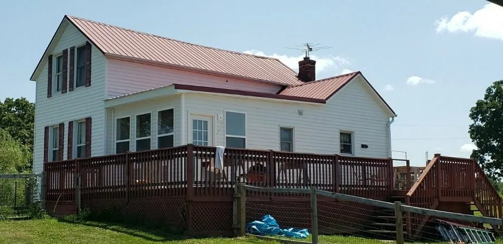 Top-rated storm damage roof repair in St Louis, MO by Renovate Rite