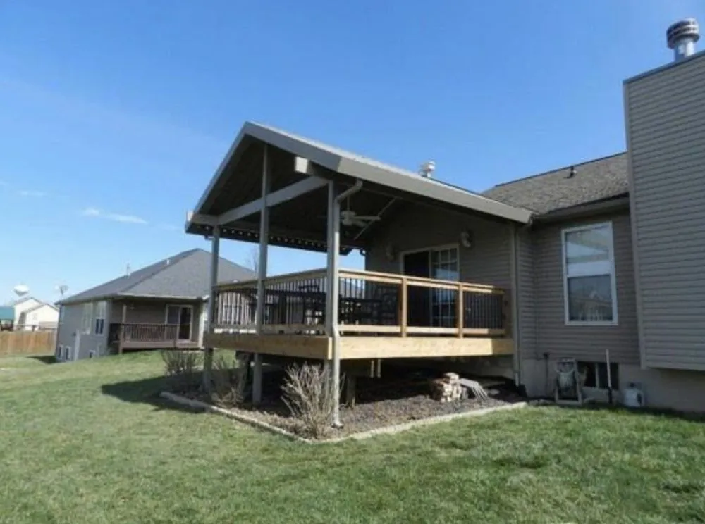 Top-rated residential roofing service experts serving St Louis, MO - Renovate Rite