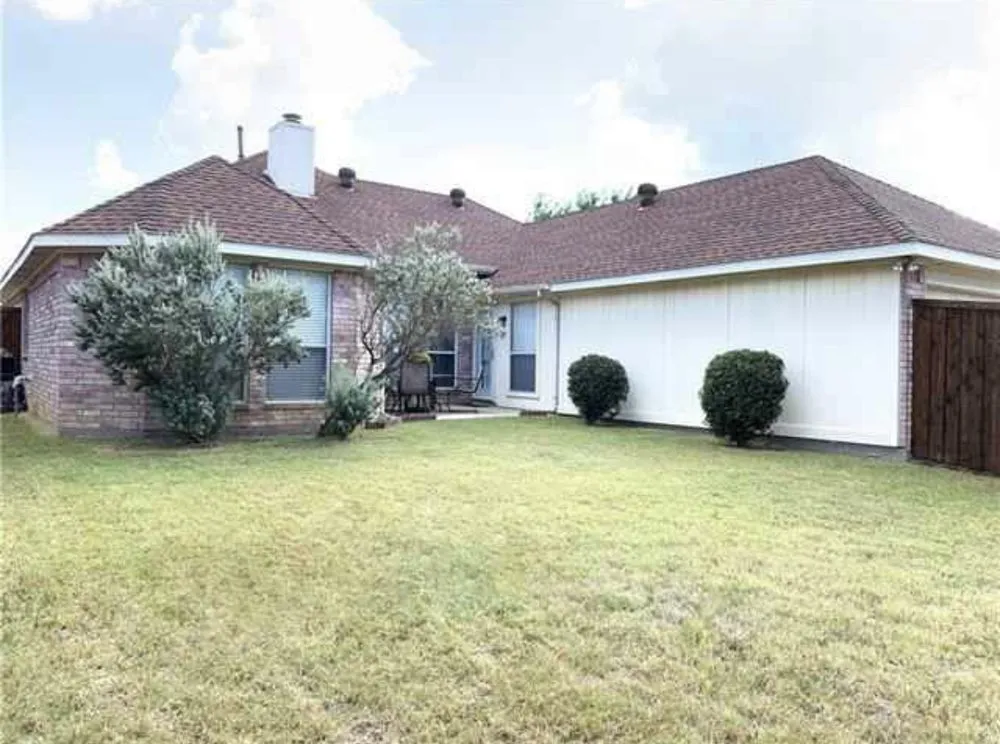 Slide of Renown Roofing & Construction