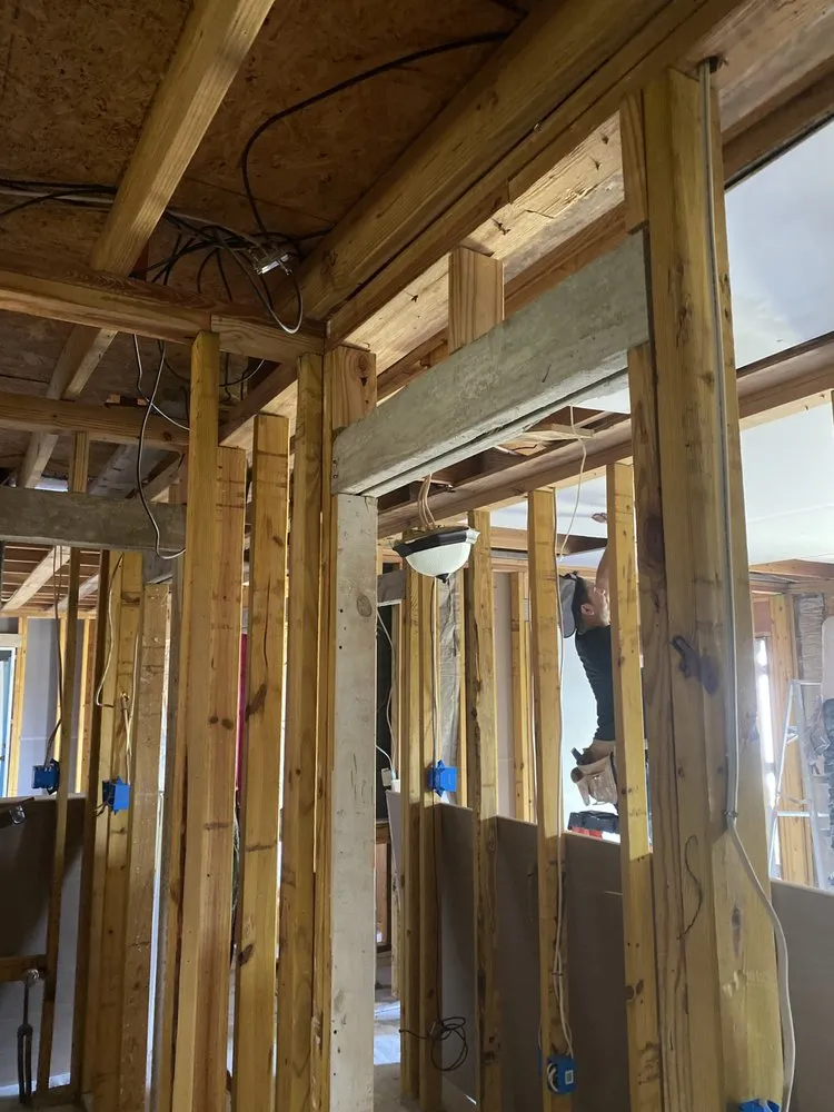 Top-rated roof replacement experts serving Lee's Summit, MO - Rescue 1 Construction