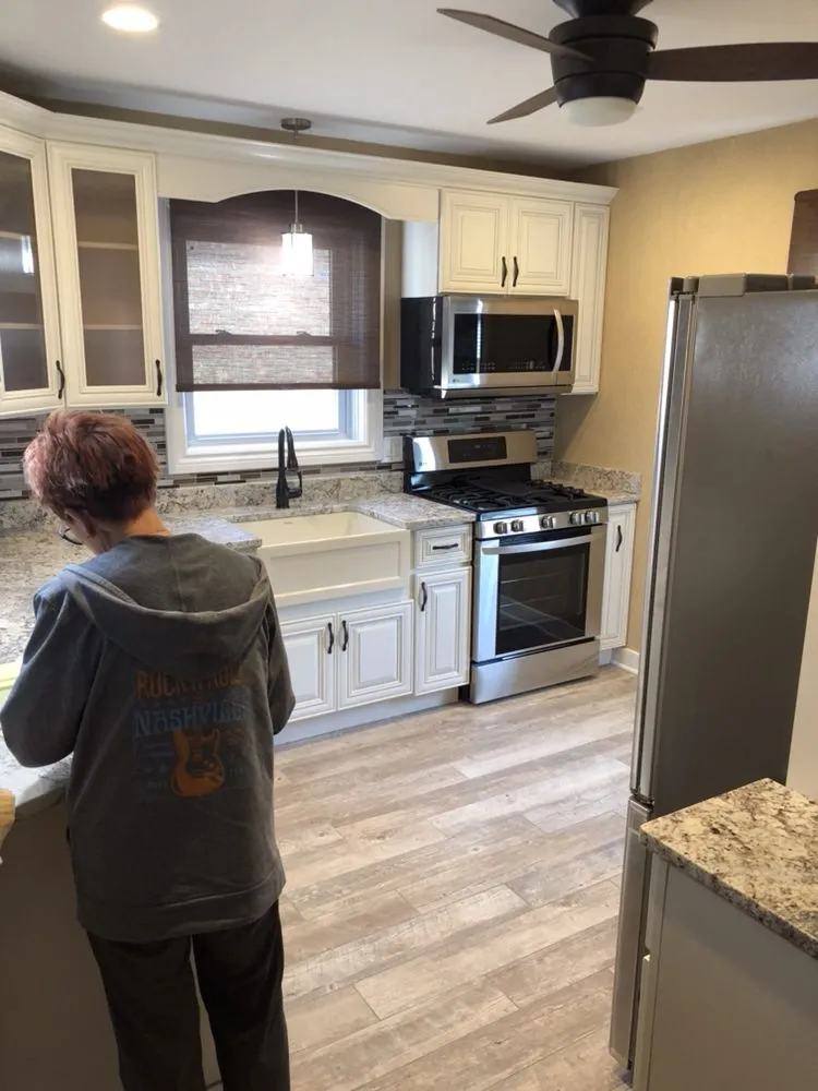 Slide of Resil Home Improvement