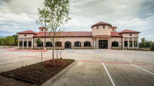 Restoration Roofing Logo