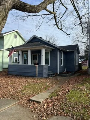 Restore & Upgrade Roofing Logo