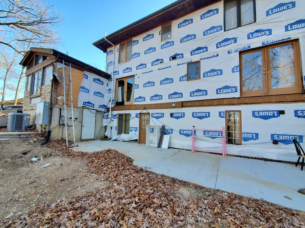 Top-rated roof leak repair in St Louis, MO by Revolve Construction