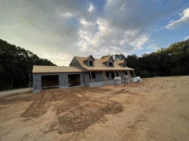 Slide of Rey Contractor