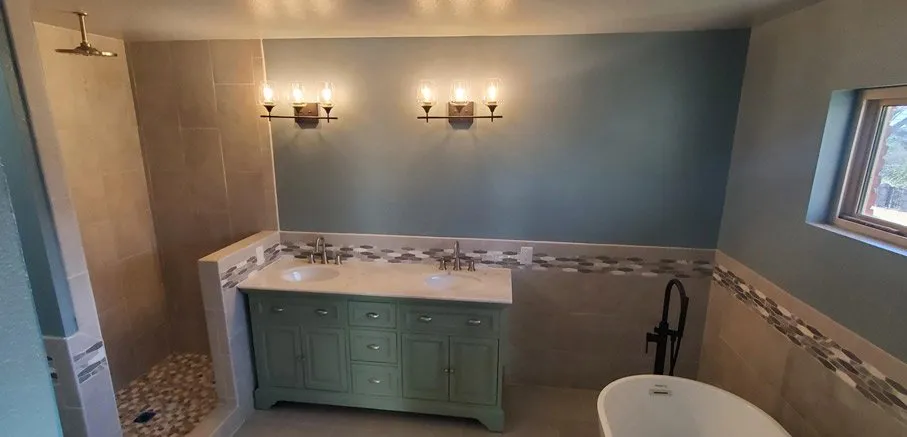 Slide of Rey My Roofer