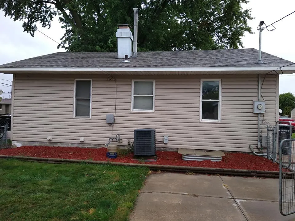 Slide of Rey Roofing & Seamless Gutters