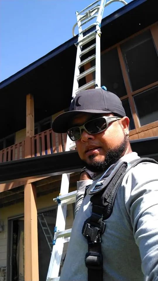 Slide of Rey Roofing & Seamless Gutters