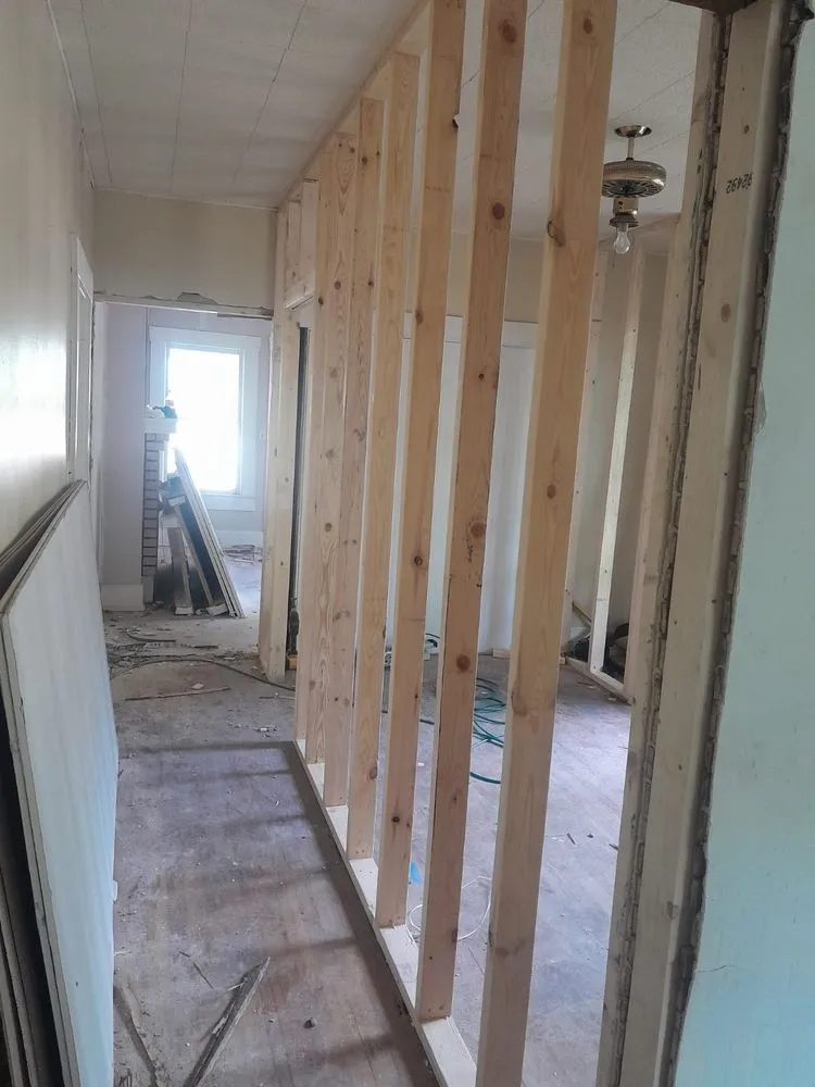 Slide of Reyes Construction