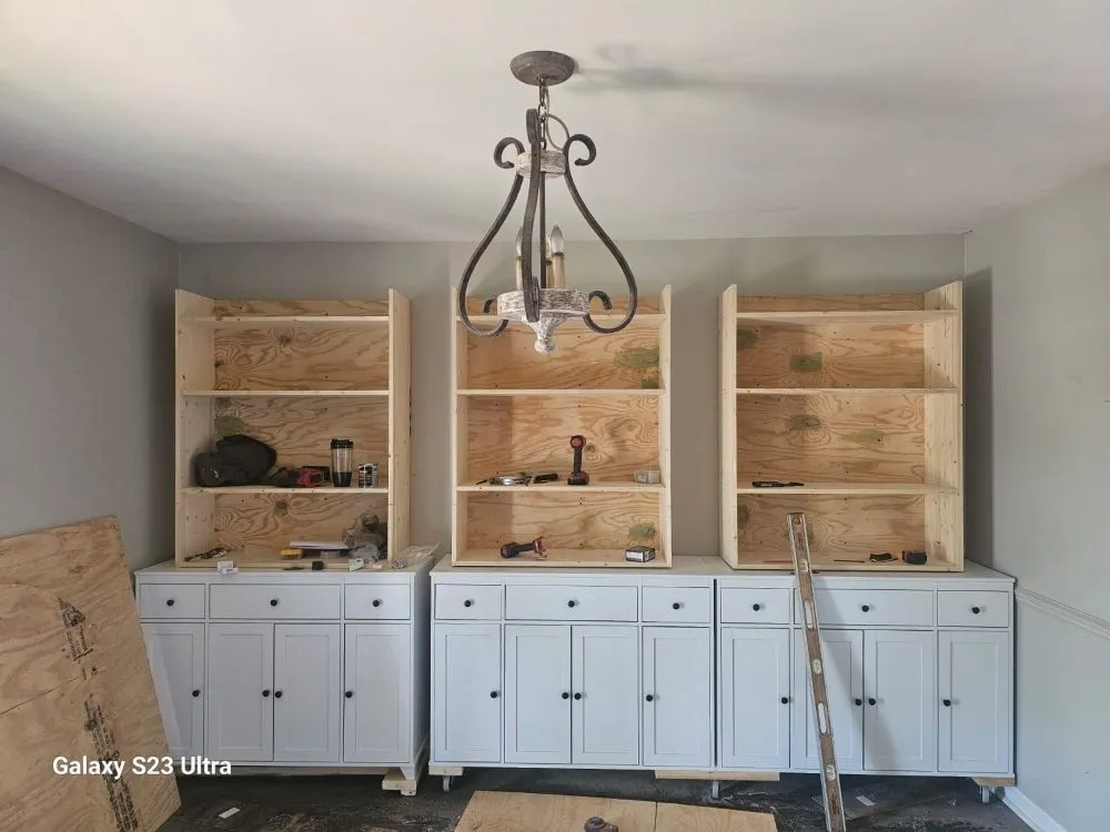 Slide of Reyes Construction