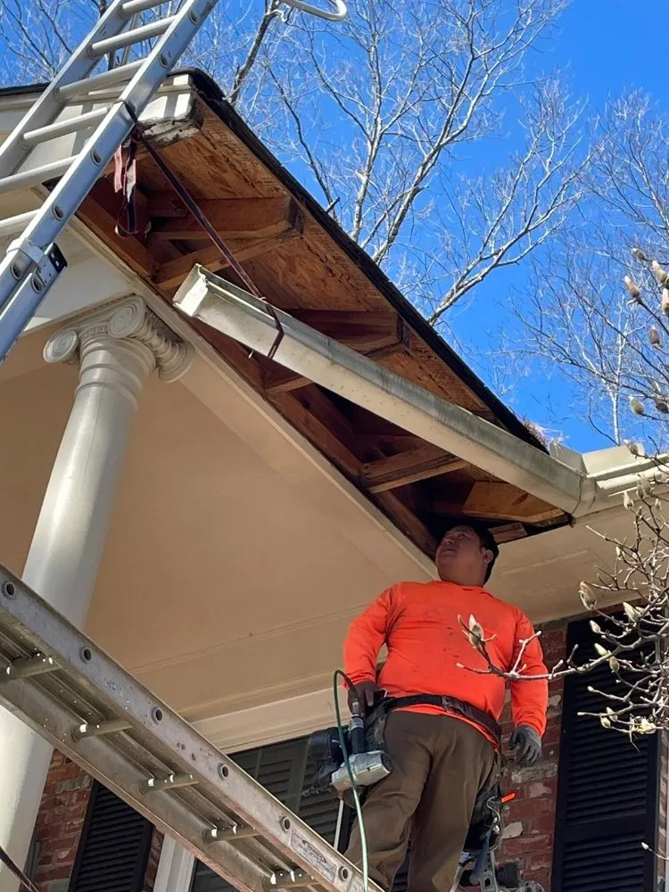 Slide of Reyes Construction