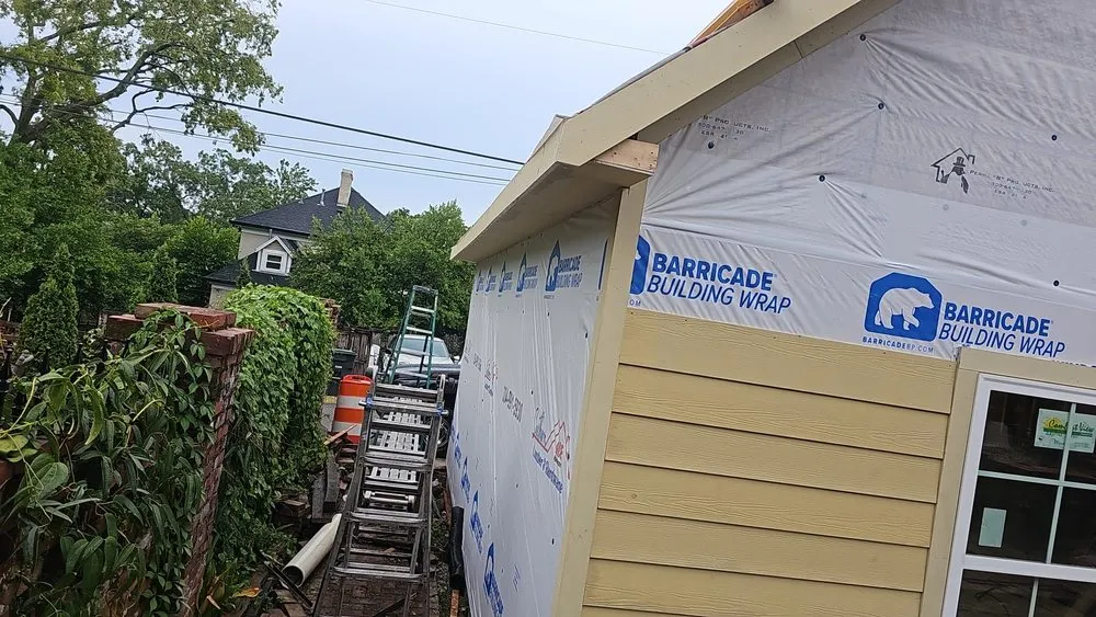 Slide of Reyes Construction