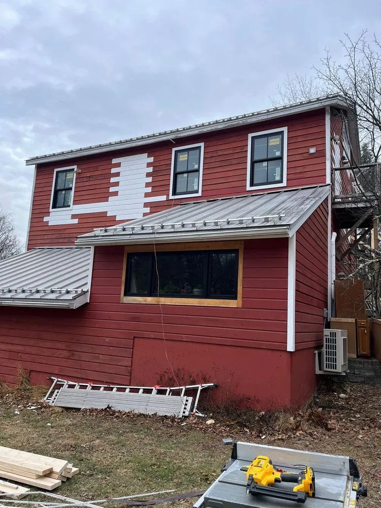 Slide of Reyes Custon Builder